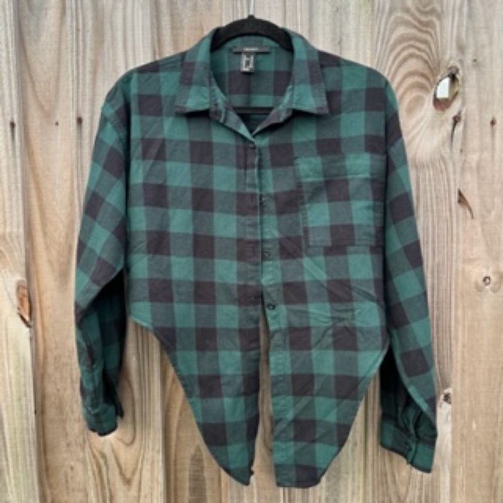 Forever21 Plaid Cropped Front Long Sleeve Flannel Shirt